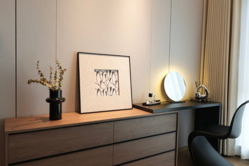 Light Oak Wood Veneer for Living Spaces